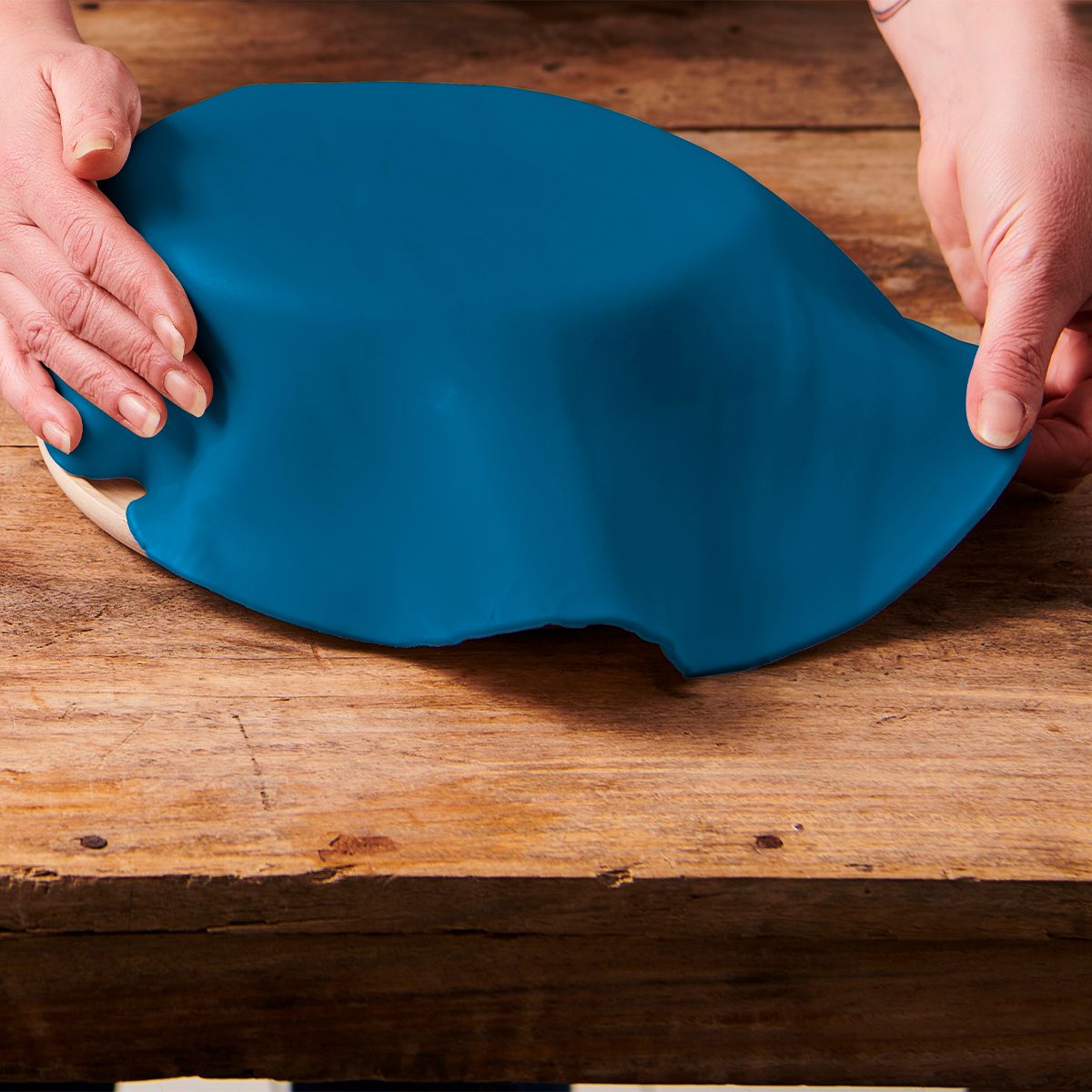 F20740_1_db9e12b96a7f0fdcd813ae144dd8b6f4 Funcakes Ausgerollte Fondantdecke, Dunkelblau- 36cm Ø